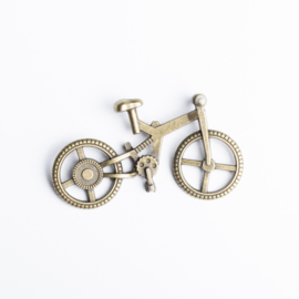 2x bedel van een fiets 50 mm x 28 mm geel koper kleur