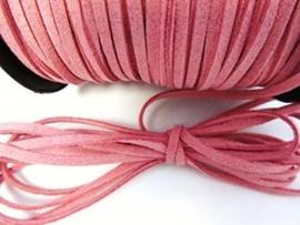 2 meter Faux suède veter  breed  3mm kleur: oud roze