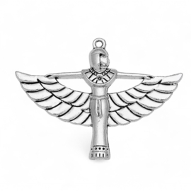Grote metalen Egypstische Farao bedel met vleugels, antiek zilverkleur, afm. 56 x 42mm oogje 2mm