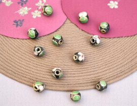 5 x Handgemaakte cloisonné kralen mix ca. 6 mm – zwart groen – gat ca. 1 mm