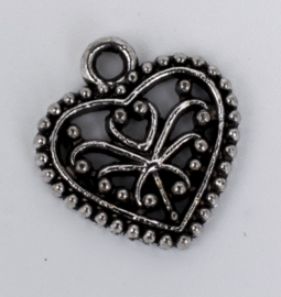 10 x tibetaans zilveren bedels van een hartje 14,5 mm x 15,9 mm