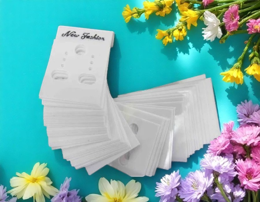 50 x Plastic kaartjes voor oorbellen – wit – ca. 30 x 38 mm