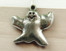 4 x Metalen bedel van een spook, antiek zilverkleur, afm. 24 x 23mm