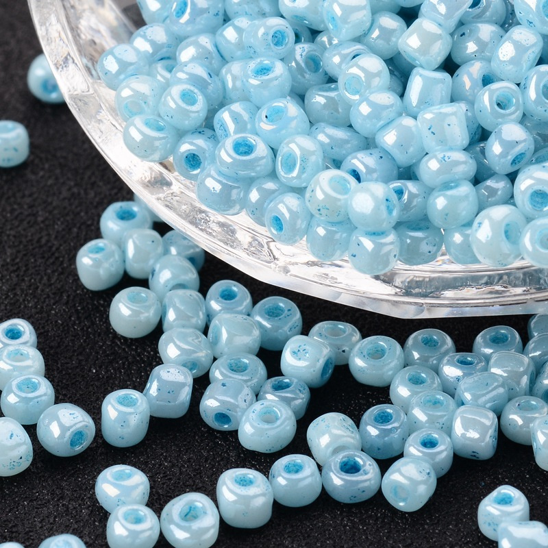 20 gram rocailles Ceylon Seed Beads 6/0 4mm gat: 1,5mm Pale Turquoise