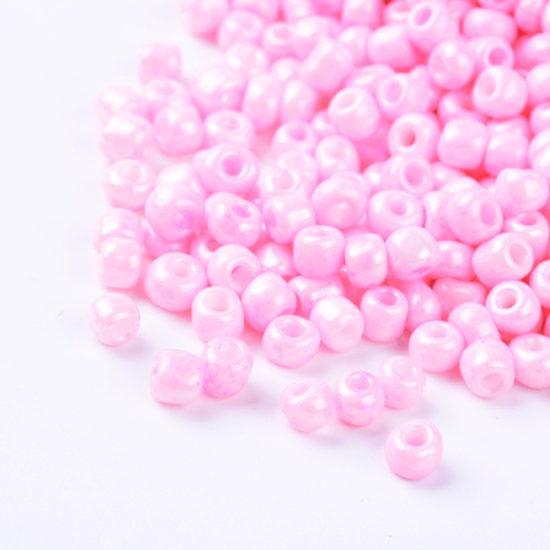 Zakje mooie rocailles 20 gram Seed Beads 6/0  4mm gat: 1,5mm Opaque Pink