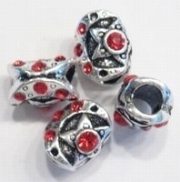 Per stuk Metalen European Jewelry kraal bewerkt met rode kristal 12 mm