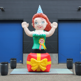 Sarah Kado 4 meter hoog