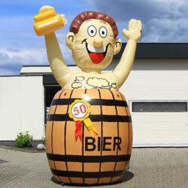Abraham Biervat  4 meter hoog
