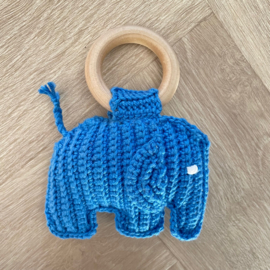bijtring - olifantje - blauw gehaakt