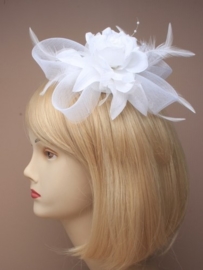 Witte Roos Fascinator