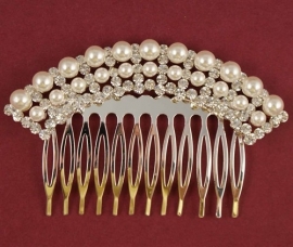 Classy Pearl Comb