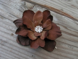 Kleine Haarbloem Bruin met Fonkelend Hartje