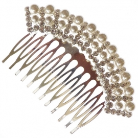 Classy Pearl Comb