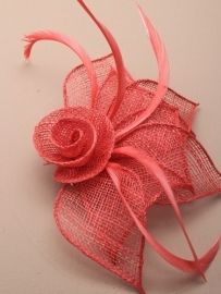 Koraal Rode Sinamay Fascinator