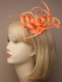 Oranje Sinamay "Strik" Fascinator