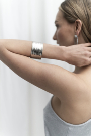 Brede Bangle met Patroon / Zilver