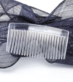 Fascinator Navy op Kam