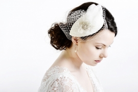 Prachtige Fascinator met Mini Birdcage Sluier