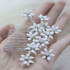 Haarkam met Witte Bloemen