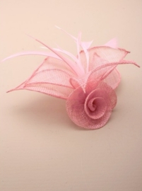 Licht Roze Sinamay Fascinator