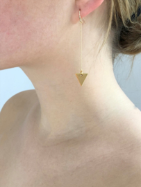 Lange oorhangers met driehoekje