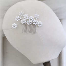 Haarkam met Witte Bloemen