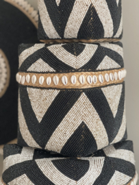 Kralen offermand   zwart/naturel hoog model