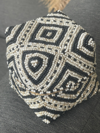 Balinese Kralen offermand  zwart/zand