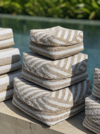 Kralen offermand   naturel/ witte  zebra  streep  Laag model 26N6