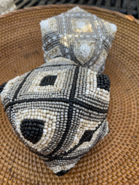 Balinese Kralen offermand   zilver / zwart/naturel