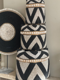 Kralen offermand   zwart/naturel hoog model