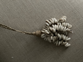 cowrie schelpen hanger | tassel