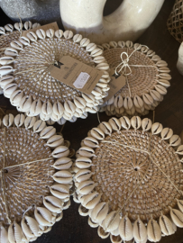 Rotan cowrie onderzetters 4 stuks