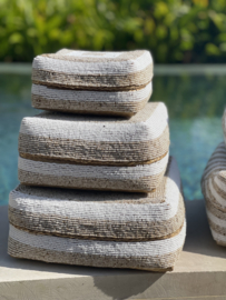 Kralen offermand   naturel/ wit.    streep Laag model 26N7