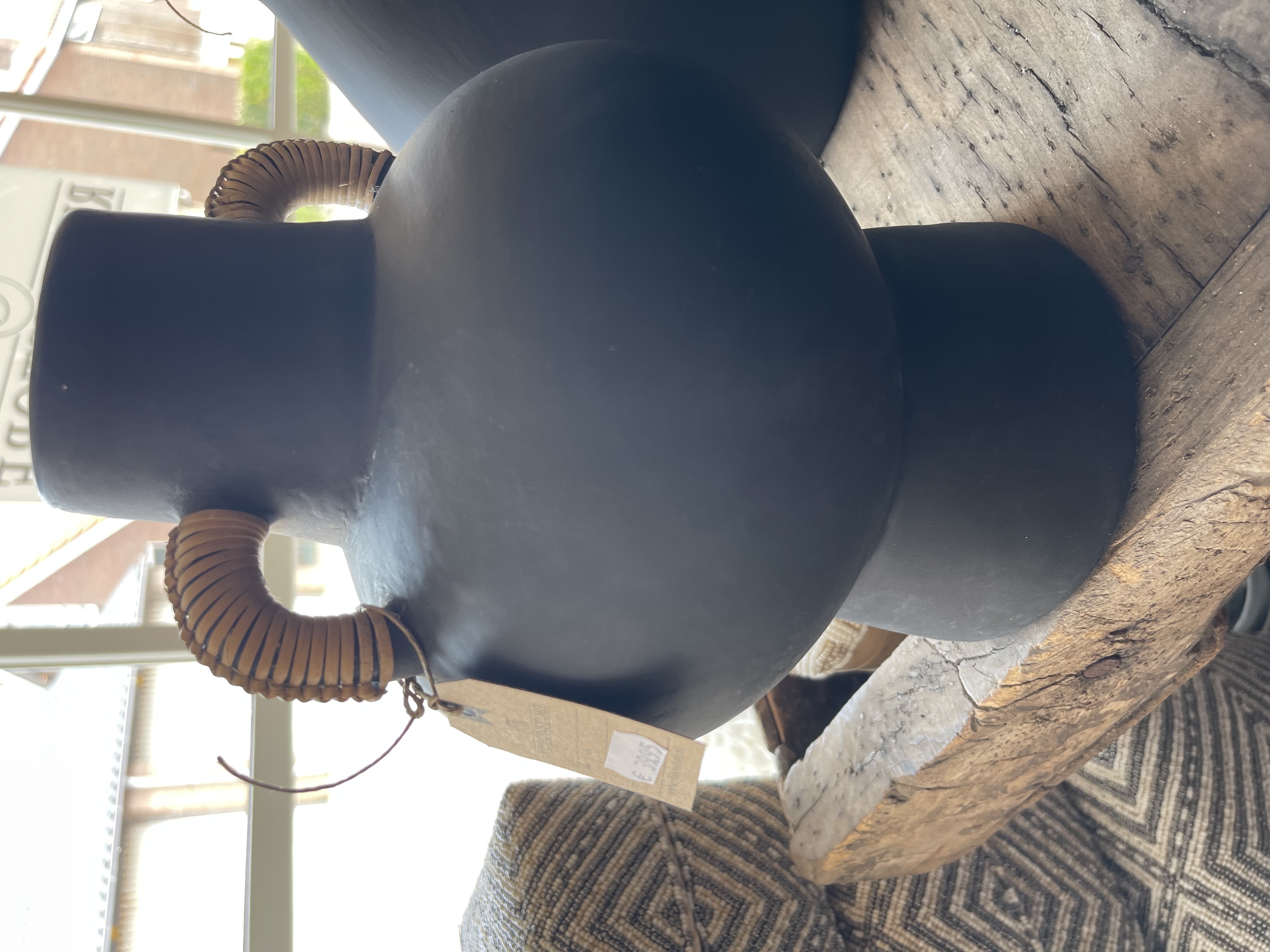 Ar 3 donut vaas zwart