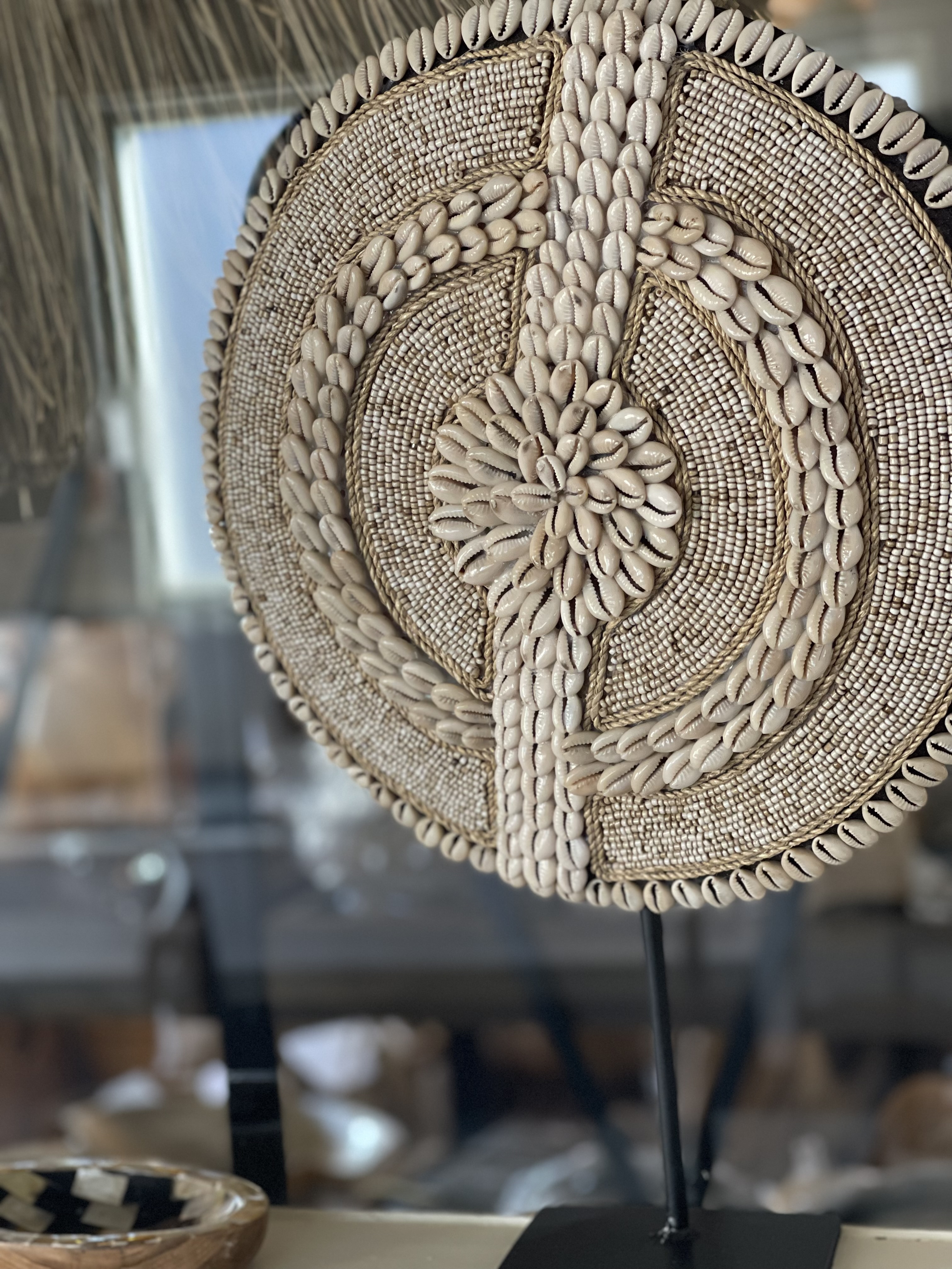 Kralen schelpen ornament met standaard Beaded Schield model 4