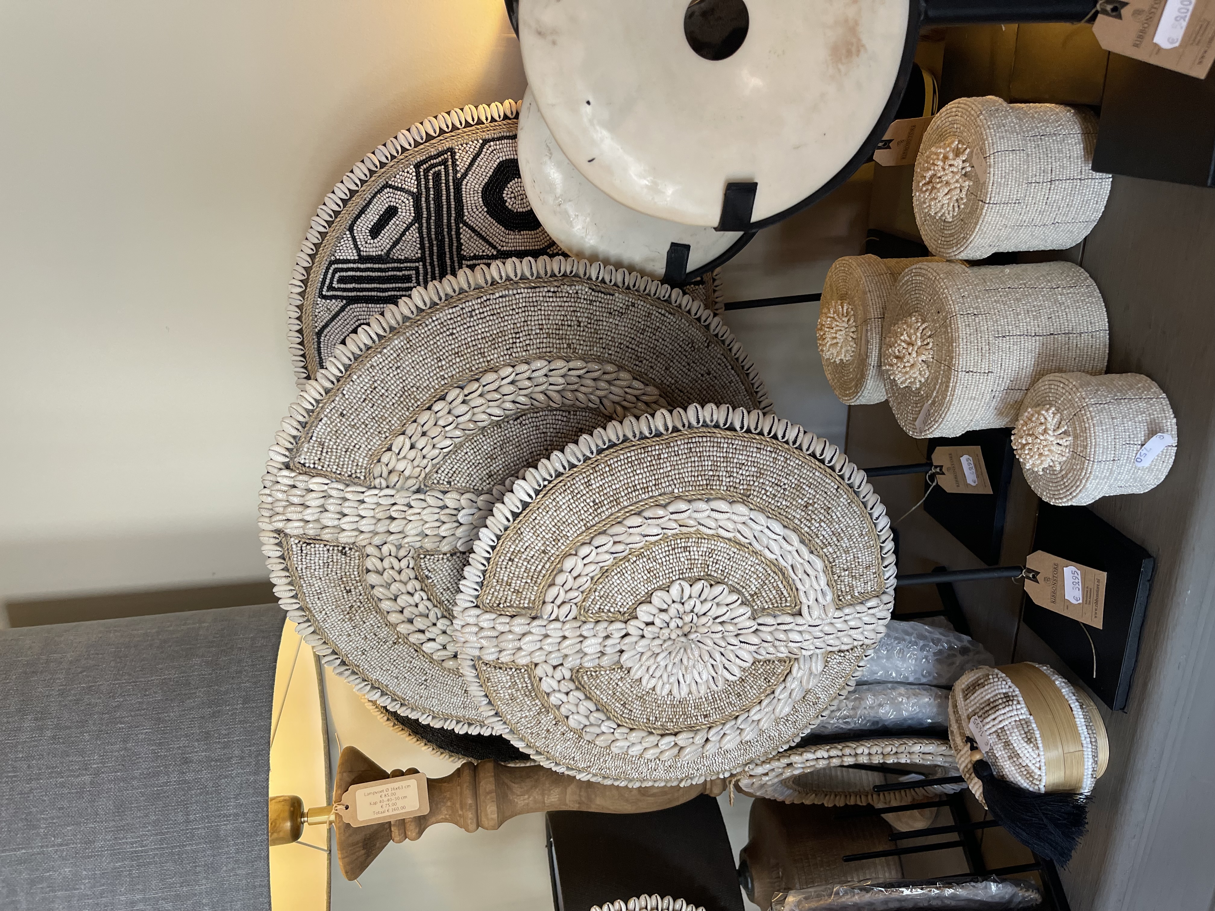 Kralen schelpen ornament met standaard Beaded Schield model 4