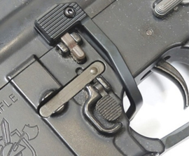 (1273)  Ambidextrous  verlängerter Verschlussfanghebel für AR-15 (B.A.D. Lever)