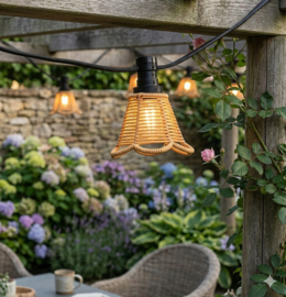 Prikkabel compleet met rotan lampenkapjes lichte houtkleur