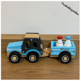 Houten tractor met aanhanger en speelfiguren - melkbussen