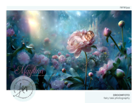 Droomfoto The Little Castle met baby tussen bloemen en sprookjeslicht -IW544