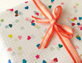 HEARTS AND STARS CONFETTI dessin cadeaupapier