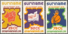 Suriname Republiek   1/3 Onafhankelijkheidzegels 1975 Postfris