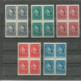 Nvph 444/448 Kinderzegels 1945 in Blokken Postfris