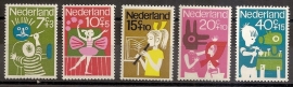 Nvph  830/834 Kinderzegels 1964 Postfris