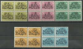 Nvph 596/600 Kinderzegels 1952 in Blokken Postfris