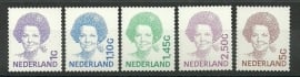 Nvph 1491b/1501b Koningin Beatrix Gestanst Postfris