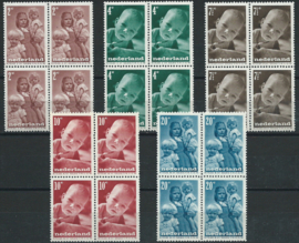 Nvph 496/499 Kinderzegels 1947 in Blokken Postfris