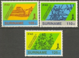 Suriname Republiek 595/597 10 Jaar Landbouwontwikkeling 1988 Postfris