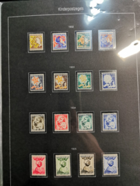 Collectie Kinderpostzegels (1924/2000) in een Importa  Kinderzegels album Postfris